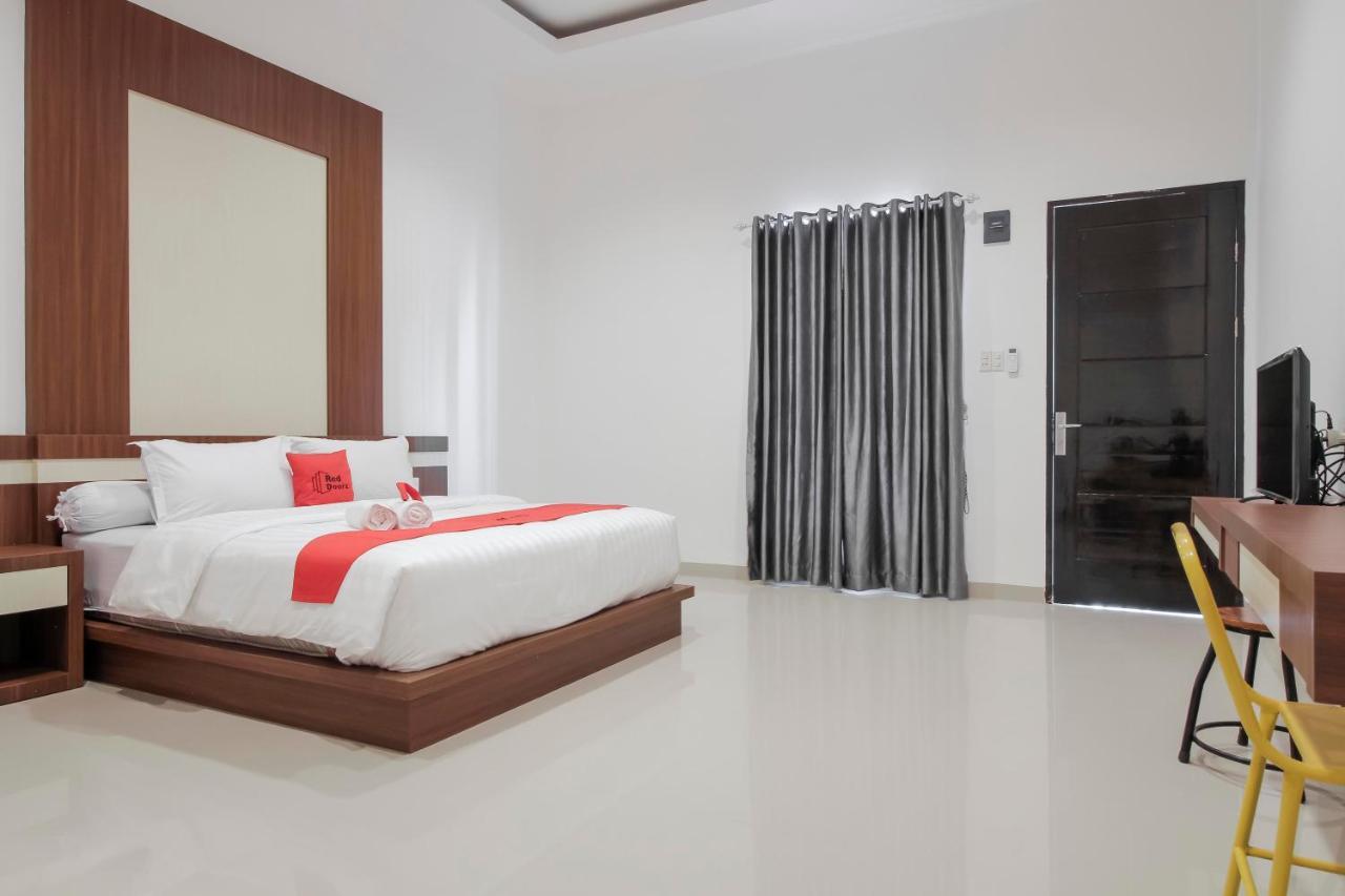 Reddoorz Premium @ Setiabudi Medan Sunggal Ngoại thất bức ảnh
